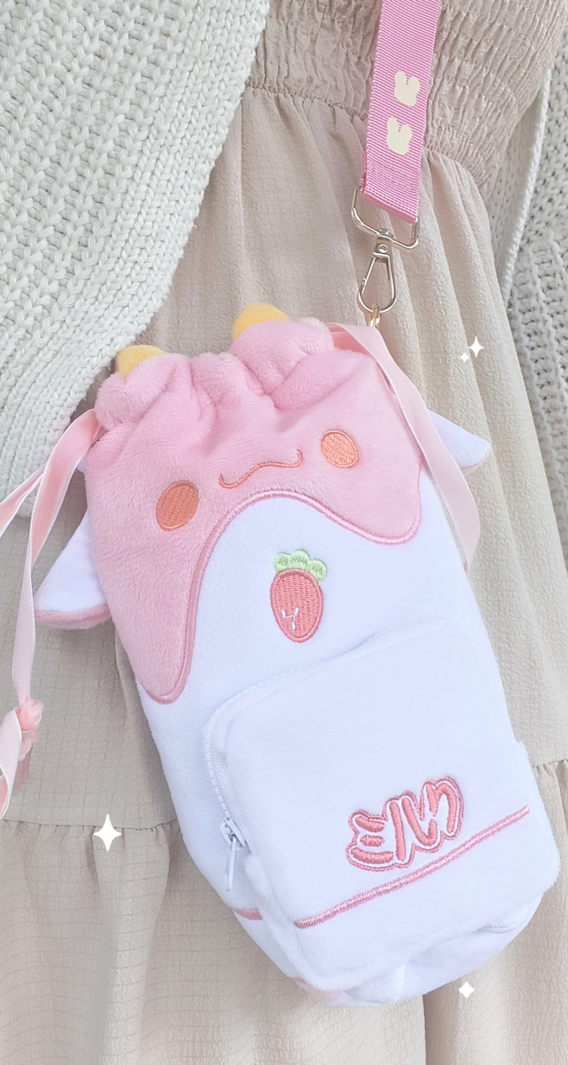 Moosabean: Plush Sling-Bag - Image 2